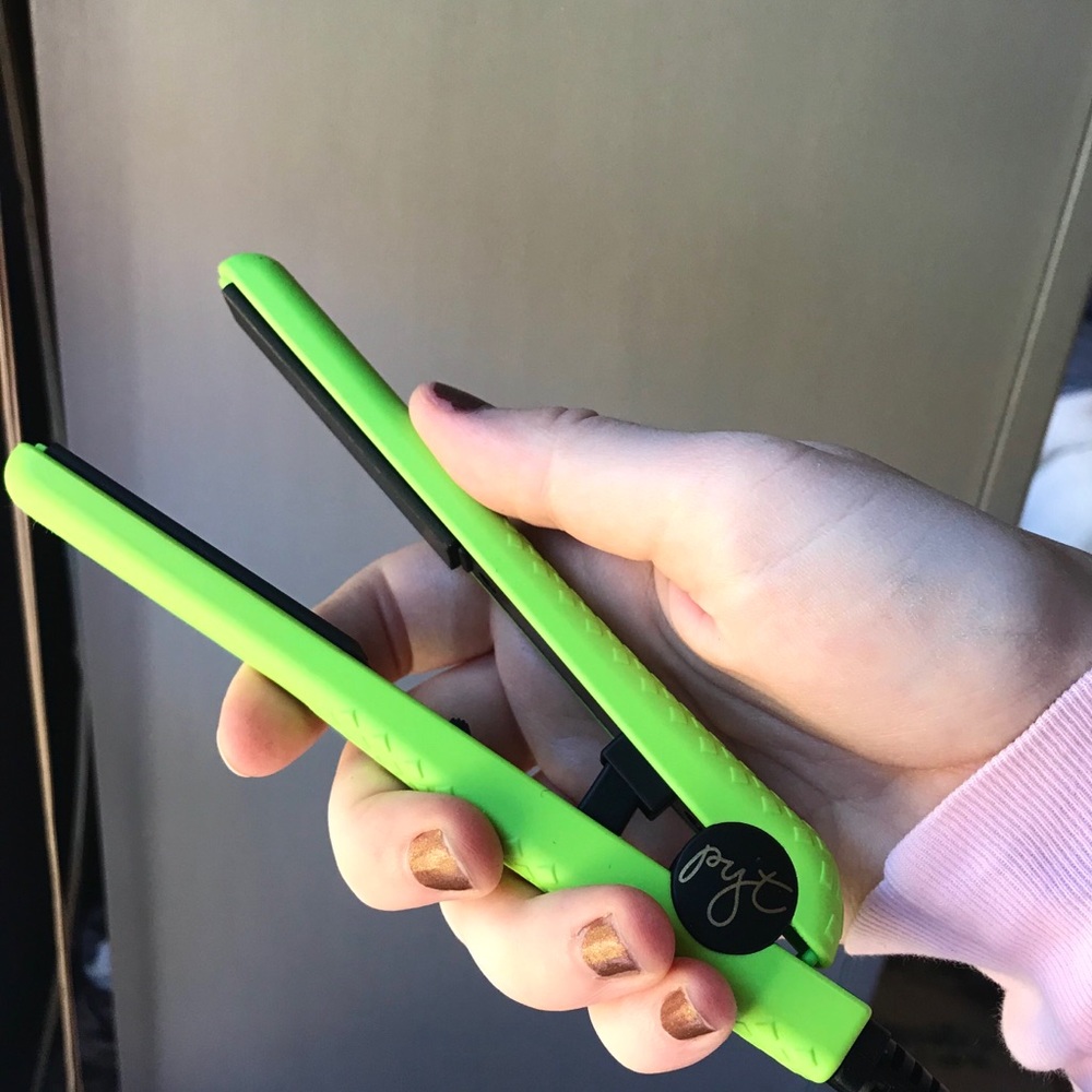 Mini hair straightener